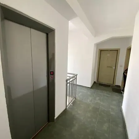 Gold Key Apartments, Beach *