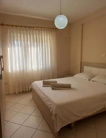 Gold Key Apartments, Beach *