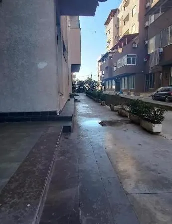 Gold Key Apartments, Beach *